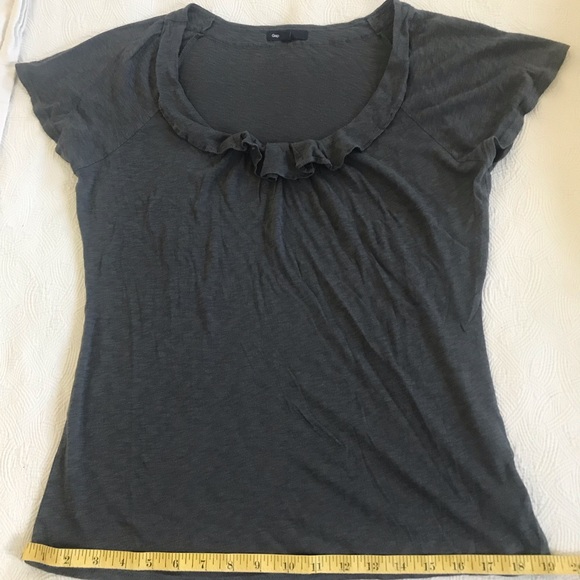 SOLD !!!! - 2️⃣Bundle Gap short sleeve tops..! - Picture 9 of 16